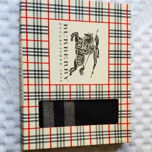 Burberry  classic check % cashmere scarf NWT PERFECT GIFT FOR UPCOMING H…